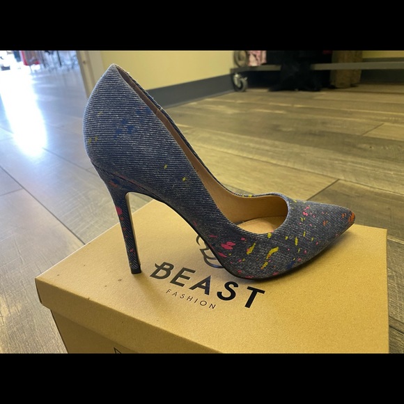 Stilettos 👠 ❤️ - Picture 2 of 4